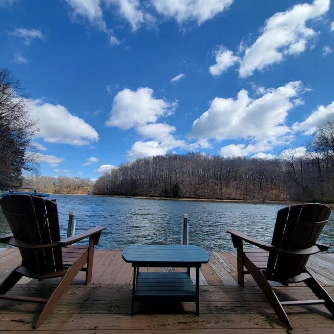 Lakeside Haven Dock/Slip Fire Pit Game Room Kayaks Winchester Exterior foto